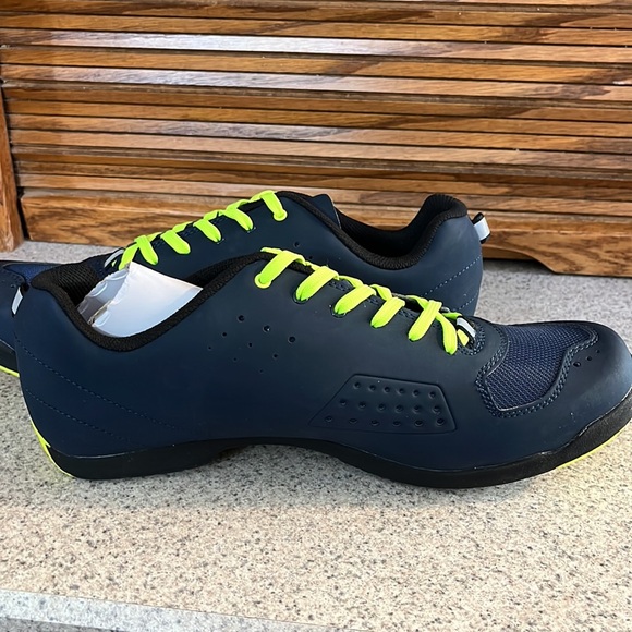 Louis Garneau Urban Cycling Shoes (Dark Night/Sulphur Spring) Men’s Size 10 - Picture 4 of 9
